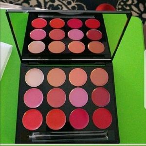 ISH Lip Statement palette